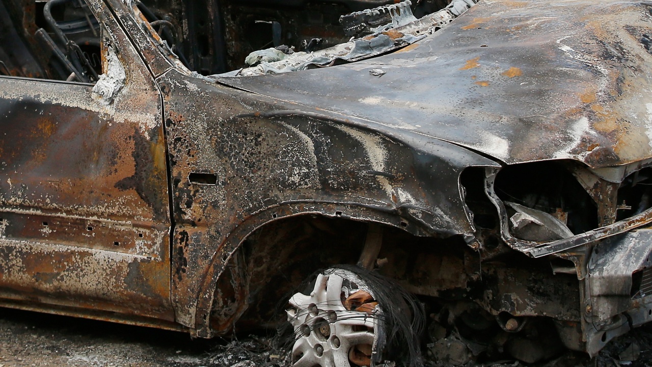 Кола изгоря в движение край Сливен