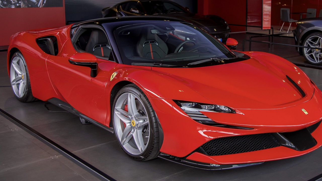 Милиардер потроши чисто ново "Ферари", считано за едно от най-скъпите в света