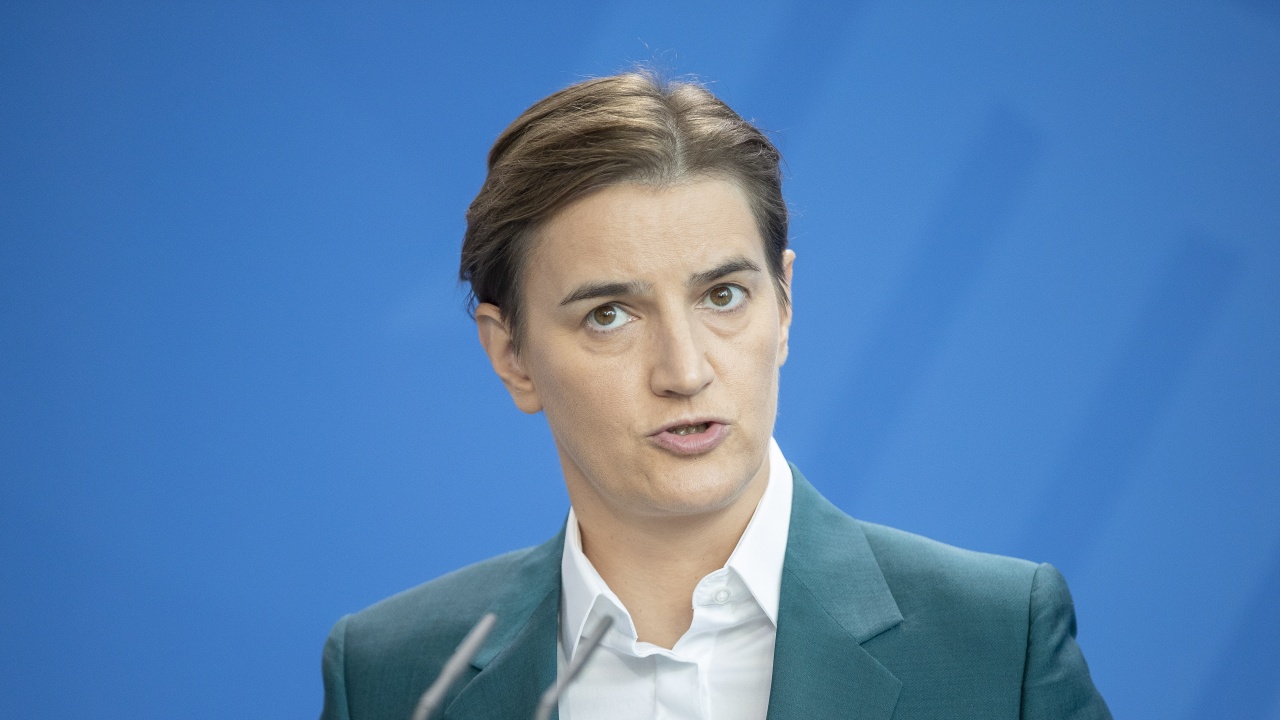 Ана Бърнабич отново е премиер на Сърбия