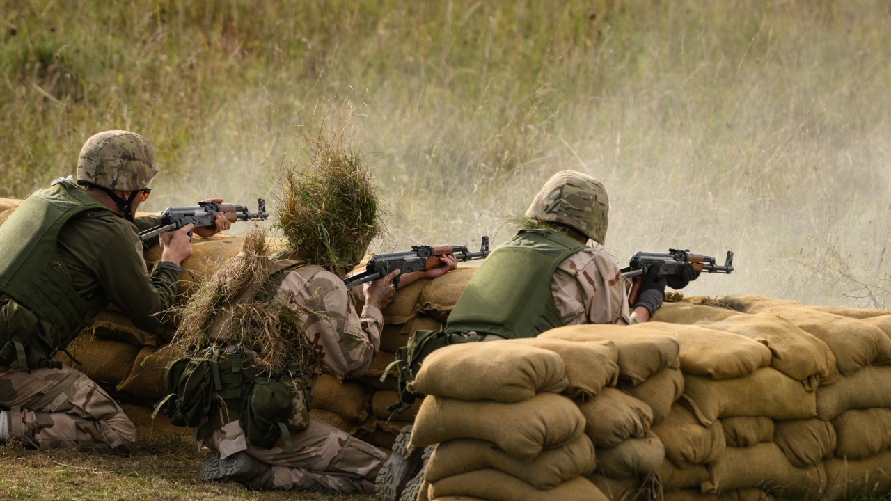 Австралия ще обучава украински войници и ще изпрати още бронирани машини в Украйна