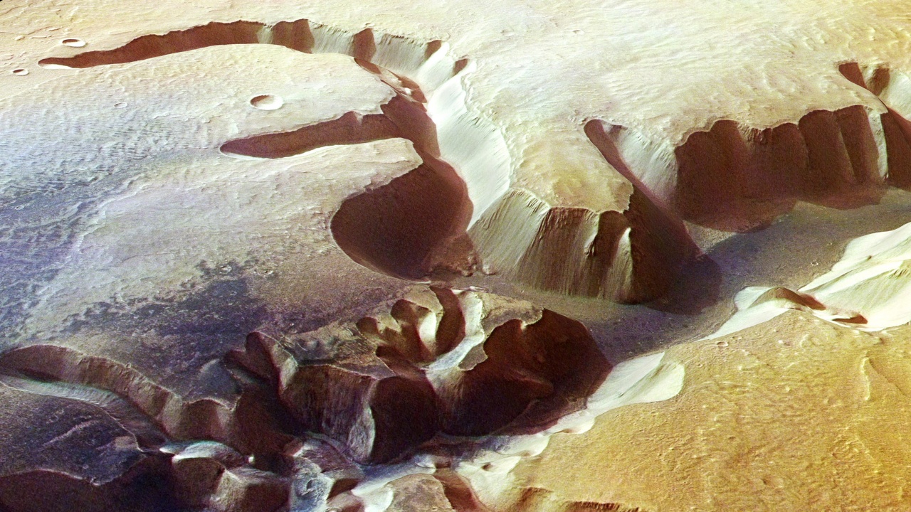 Магмата все още причинява трусове на Марс