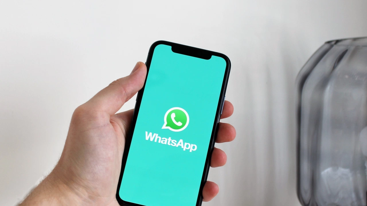  
WhatsApp се срина в редица държави, съобщи BBC. Потребителите на платформата,