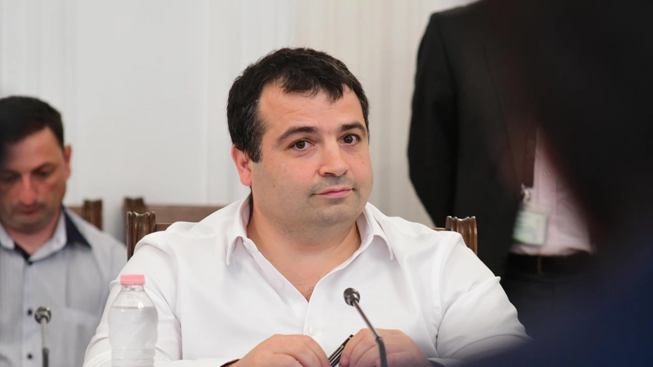 Оплакване до председателя на парламента Вежди Рашидов от поведението на