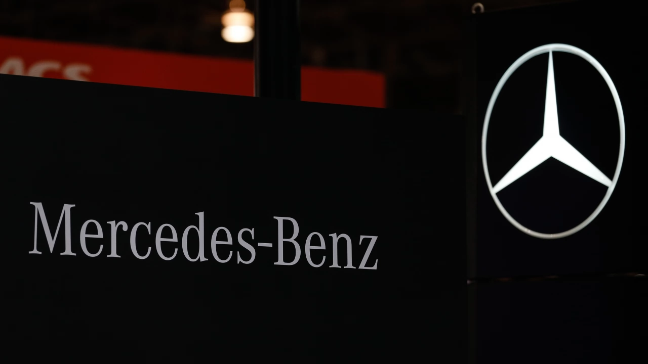 Германският автомобилен производител Mercedes Benz официално обяви че се оттегля от
