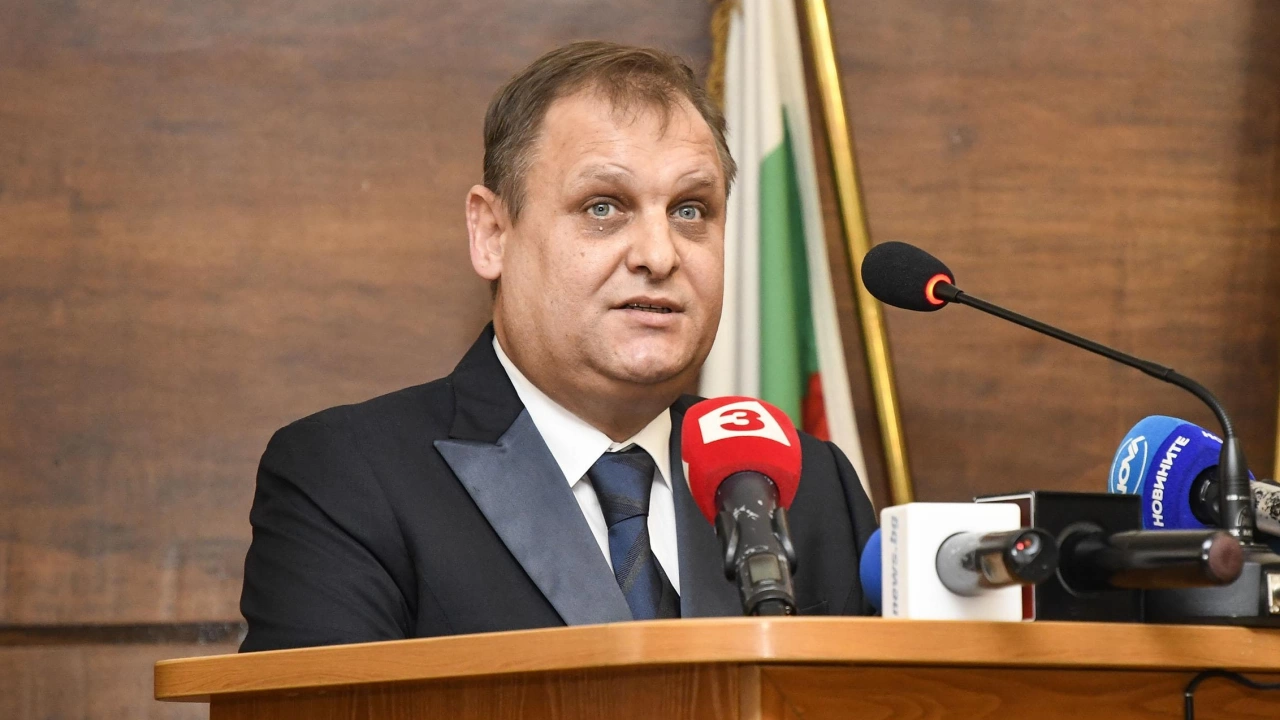 Председателят на Върховния административен съд Георги Чолаков е придобил къща за