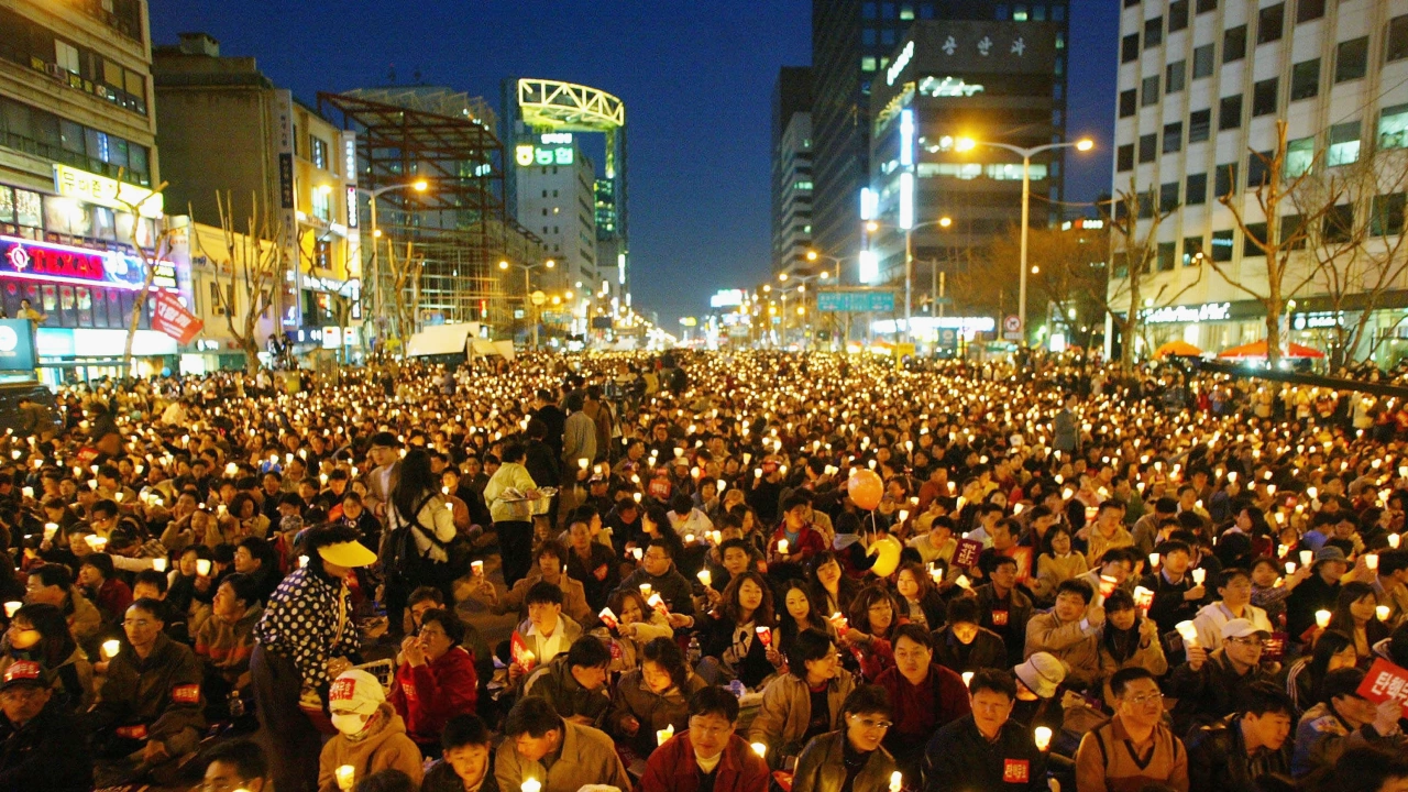 Десетки са пострадали в масова блъсканица в Сеул  Пострадалите са участвали