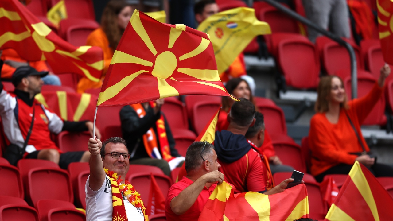 Северна Македония отнесе 10 000 евро глоба за освиркването на българския химн