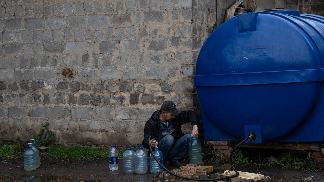 Руски ракетни удари оставиха без вода 80% от жителите на Киев