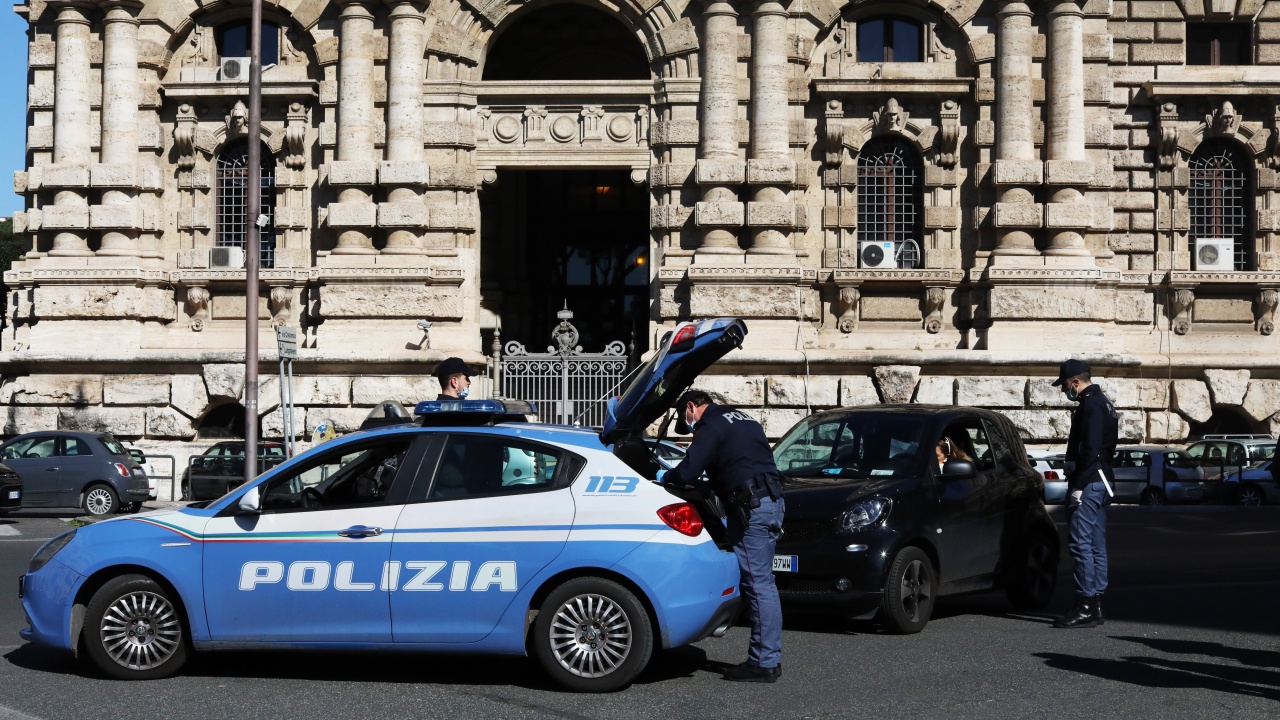 Разследват българина, убил 2 момичета при катастрофа в Италия, за укриване на данъци