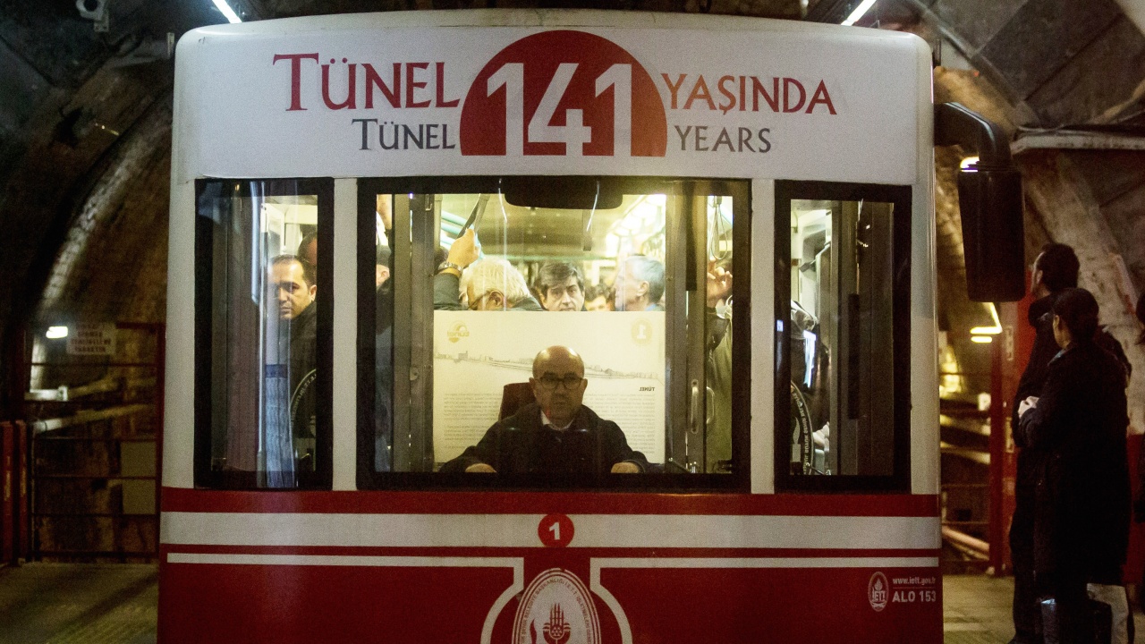 Спряха движението на метролиния в Истанбул поради извънредна ситуация