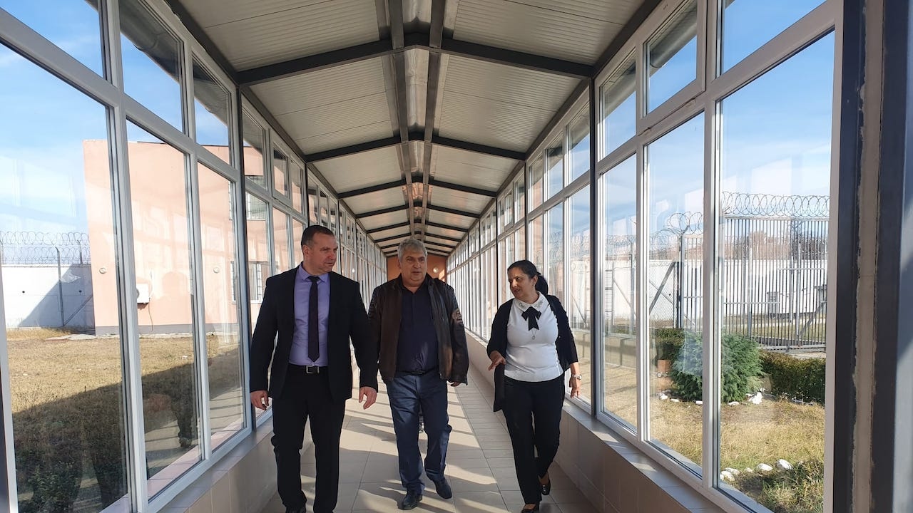 Зам.-министър Павлова посети затвора в Бургас
