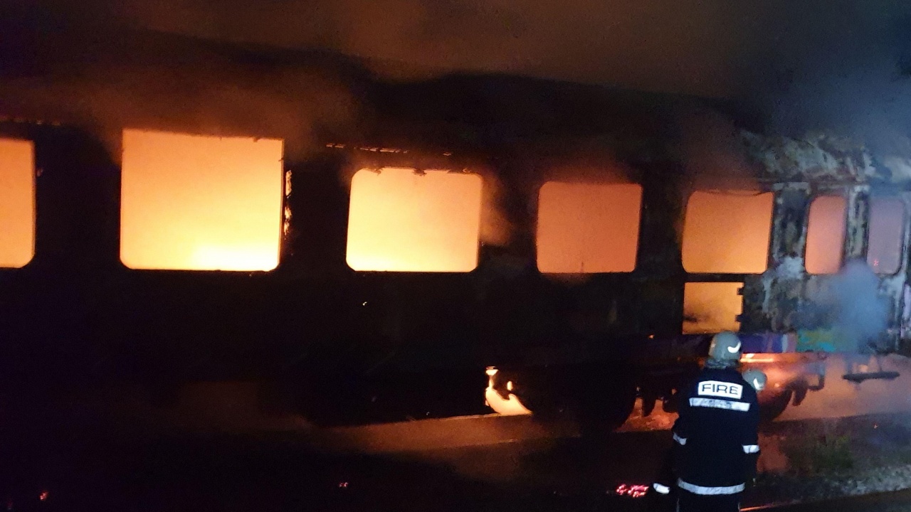Пламна влакът София- Варна, има пострадал