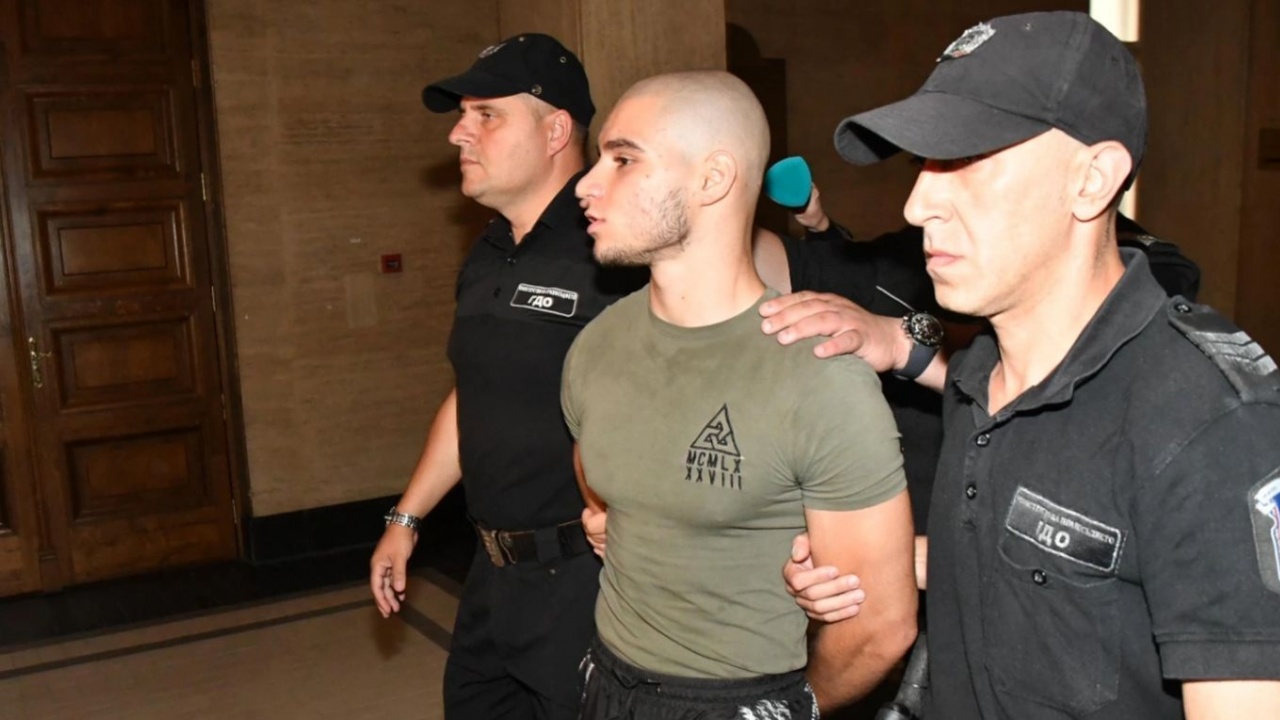Прокурорският син с нова версия за домашния си арест и електронната гривна