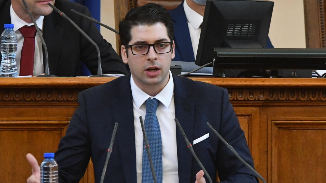 Пеканов: Парламентът реши, че влизането в еврозоната е посоката, по която България трябва да поеме