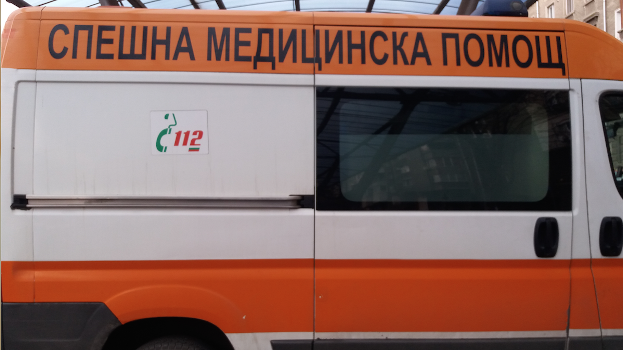 Пострадалата жена при инцидента с градски автобус в София е с няколко шева на главата