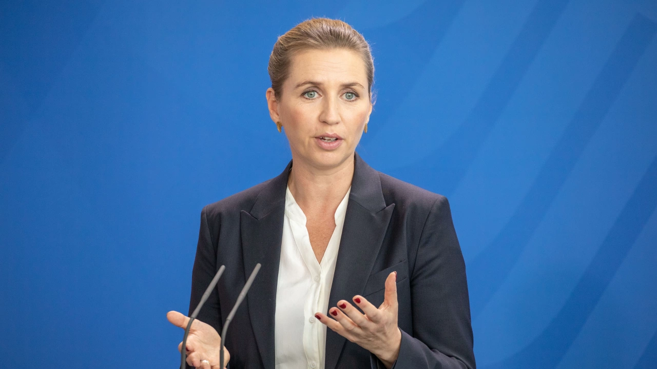 Датският премиер Мете Фредериксен обяви че подава оставка за да
