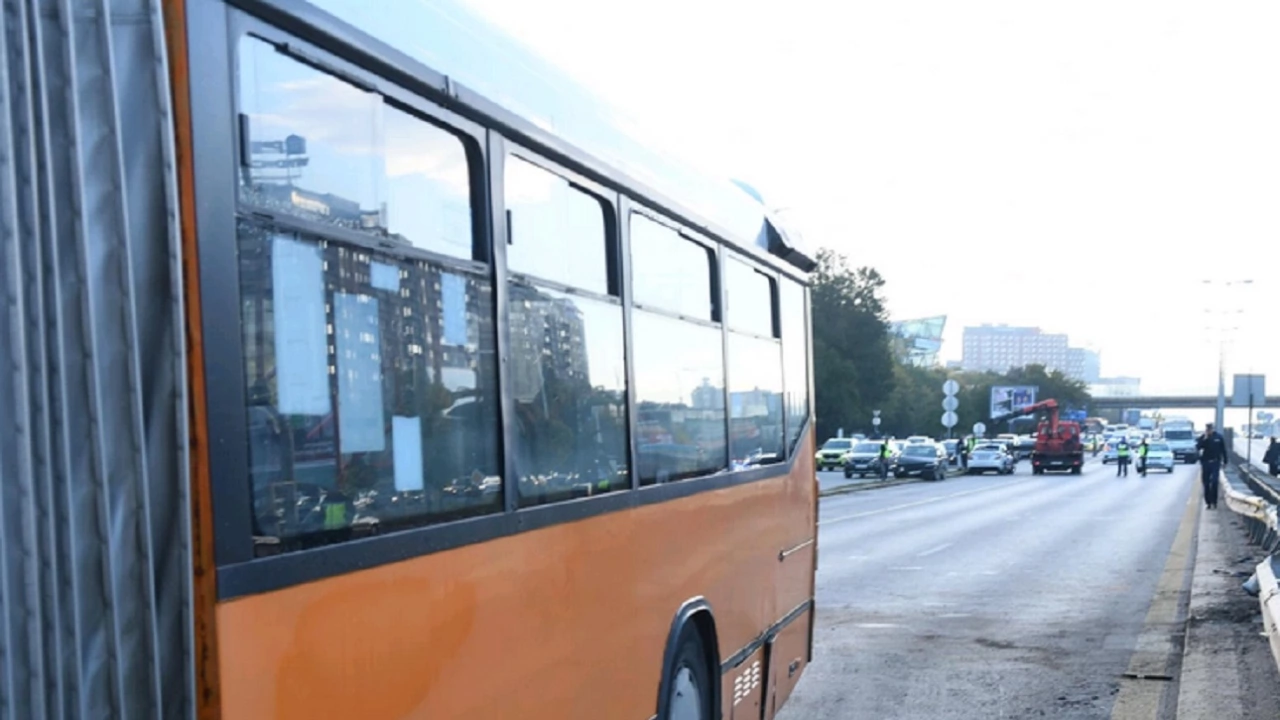 Вандали потрошиха 4 автобуса на столичния градски транспорт в столичния