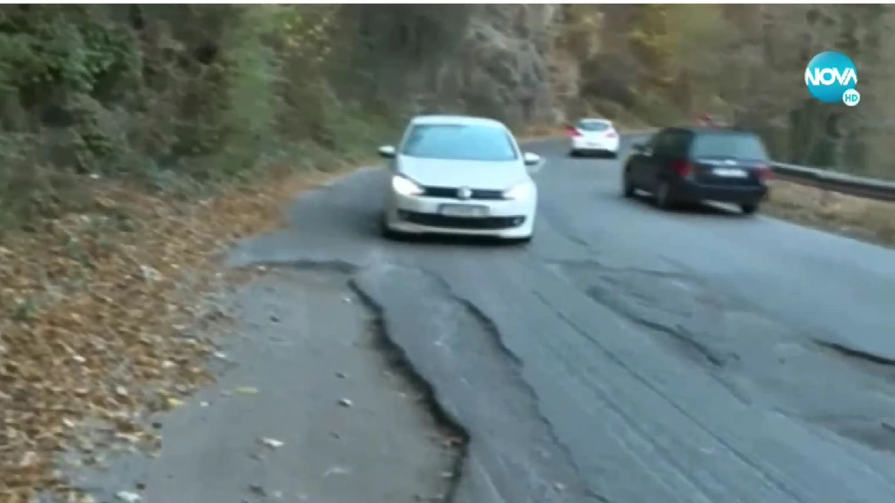 Шофьори сигнализират за опасно препятствие на пътя София Самоков