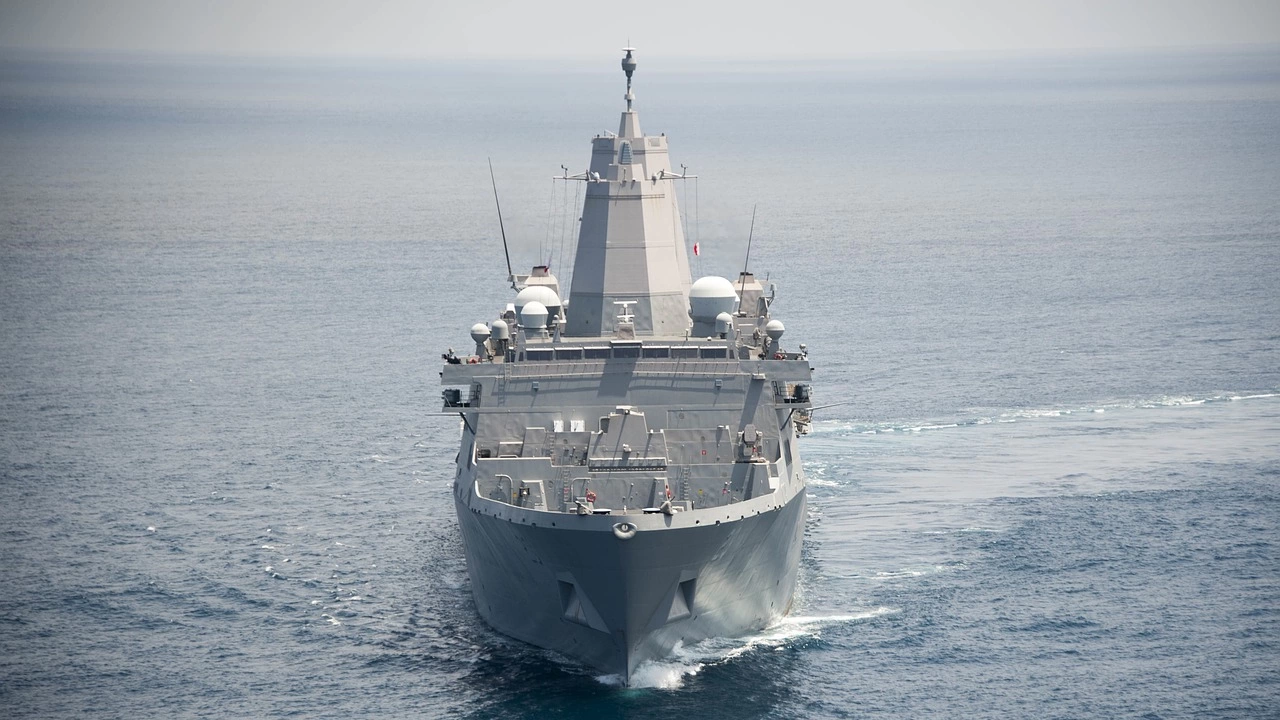 Германският военноморски флот помага на Норвегия да защити критична морска