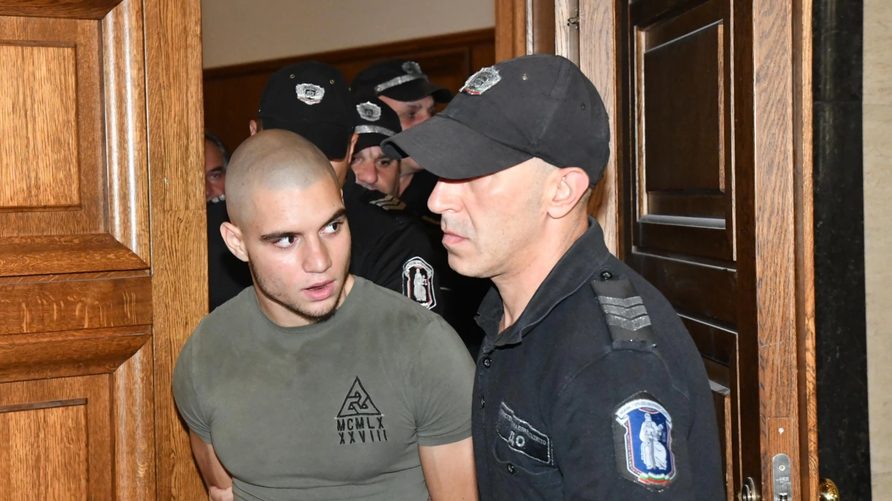 Охранителни камери в Перник са заснели прокурорския син в деня