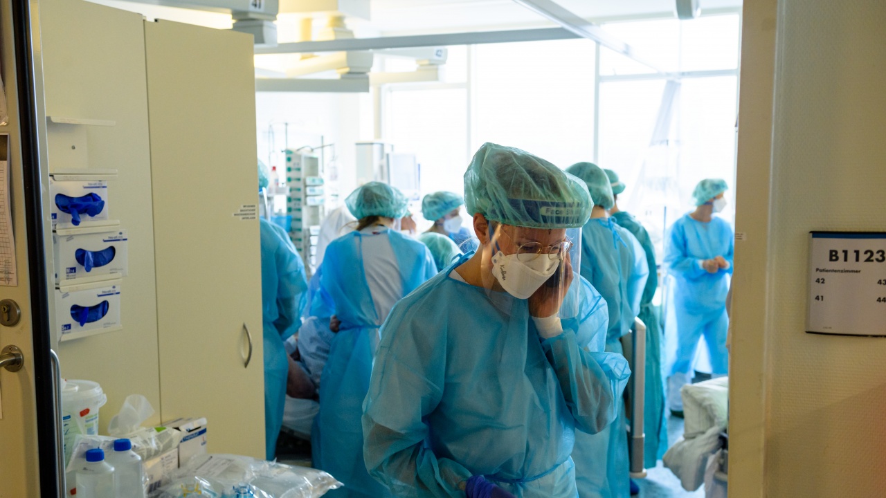 Болницата в Добрич съди 136 медицински сестри