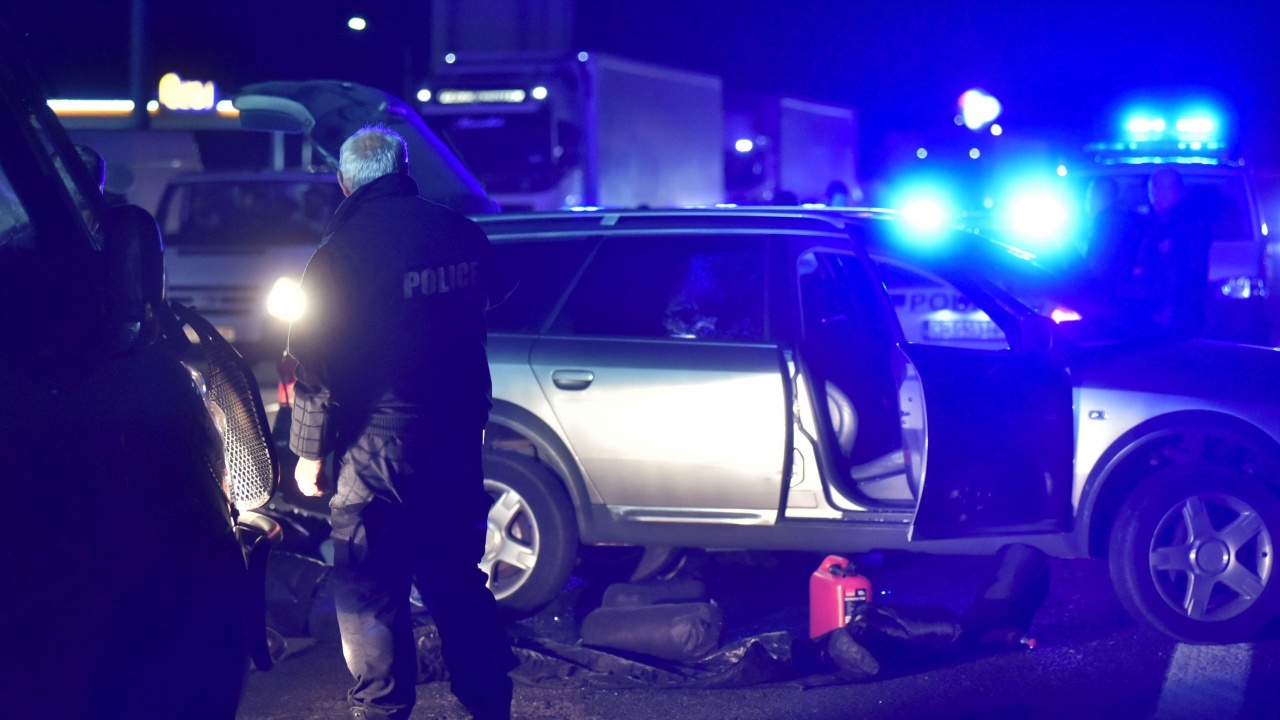 Безлов: Стрелба от страна на мигранти - безпрецедентна ситуация по границите в Европа