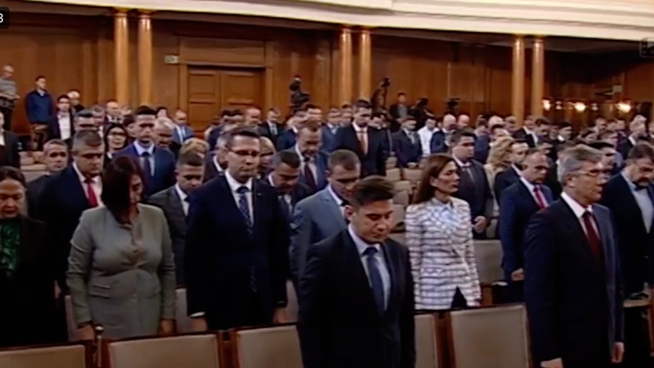 Депутатите почетоха с минута мълчание паметта на загиналия край Елхово полицай