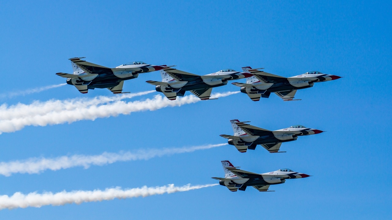 Изтребители F-16 на румънските ВВС ще изпълняват днес тренировъчни полети на ниска височина