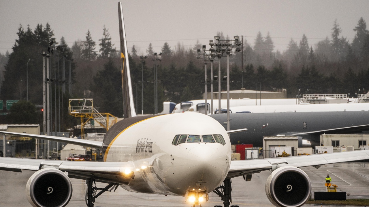 "Емирейтс" купува пет товарни самолета "Боинг" 777