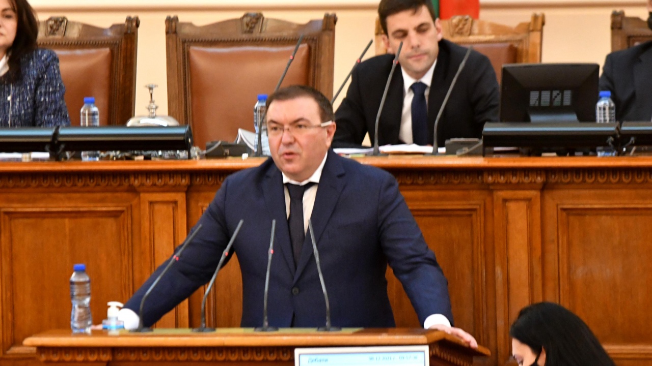 Ангелов: Не може да се изработи тригодишна прогноза и бюджет на държавата без БНБ и МФ