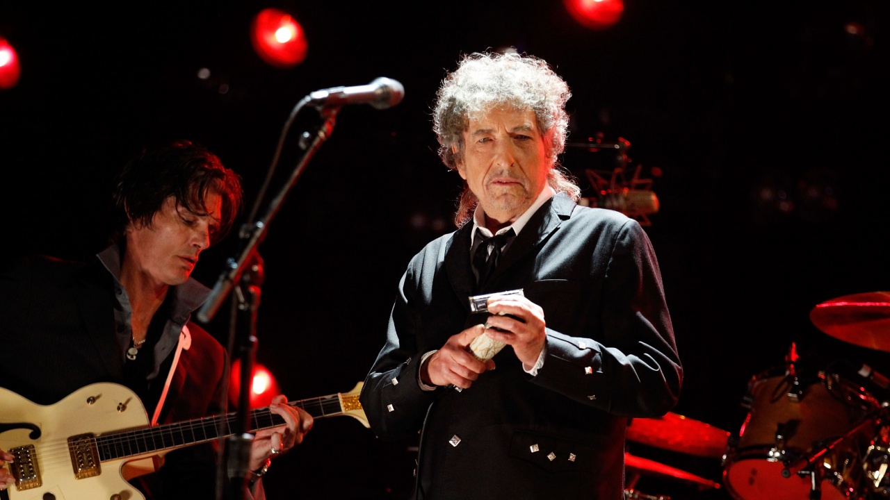 Любовни писма на Боб Дилън от тийнейджърските му години отиват на търг