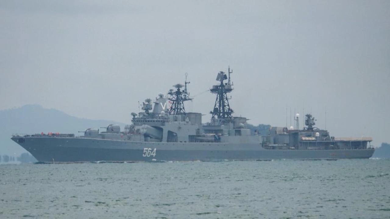 Военни кораби на Руския тихоокеански флот бяха принудени да се