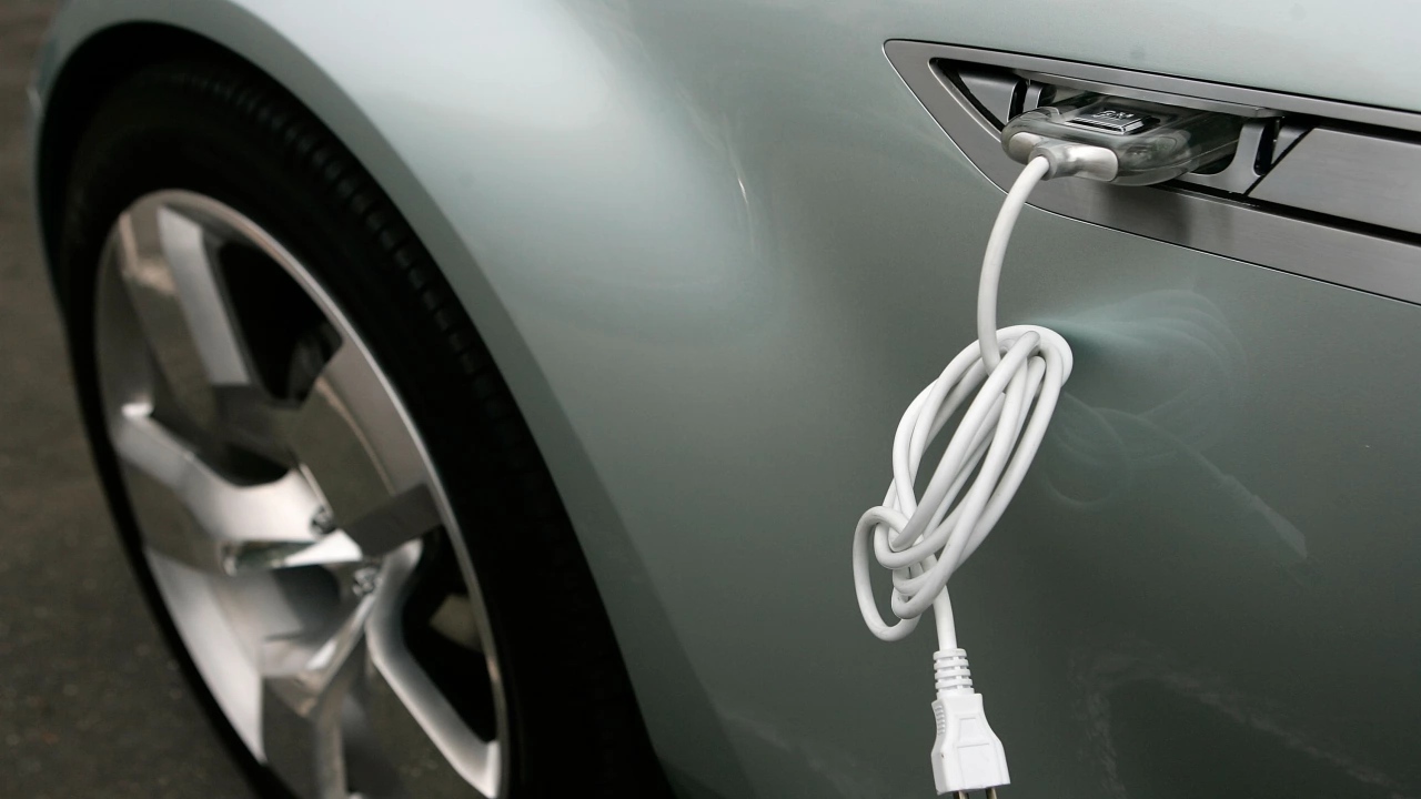 Зареждането на електрическа кола в Италия ще струва 161 процента