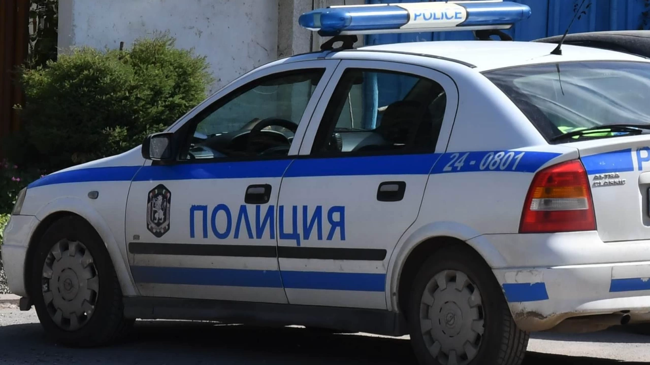 16 годишен младеж открадна и шофира кола в Русе съобщиха от полицията На 7