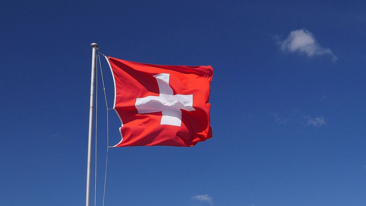 Швейцарска националистическа група стартира инициатива която има за цел да