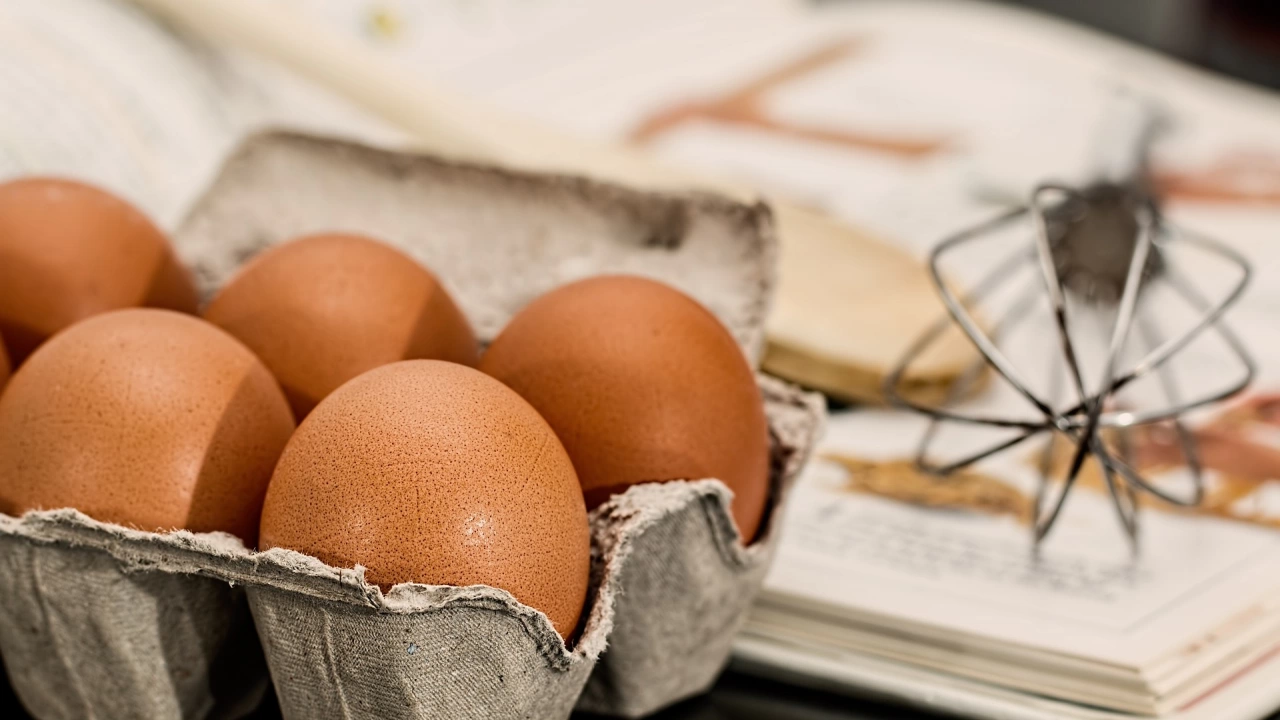 На търговците в Унгария ще бъде разпоредено цените на яйцата