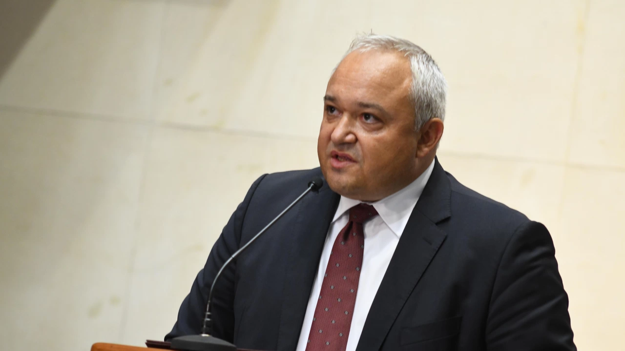 Вътрешният министър Иван ДемерджиевИван Демерджиев е адвокат с над 20 години