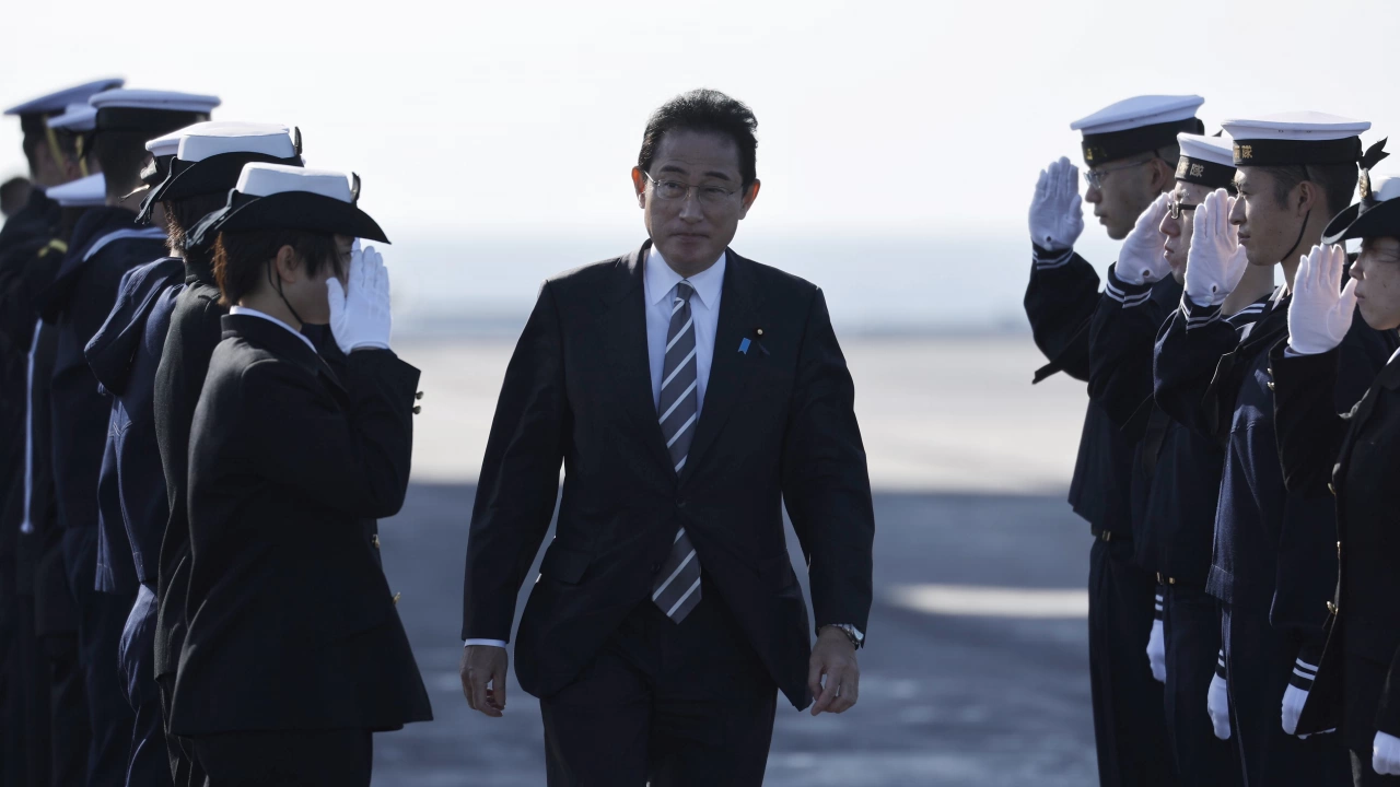 Японският премиер Фумио Кишида потвърди намерението си да уволни министъра
