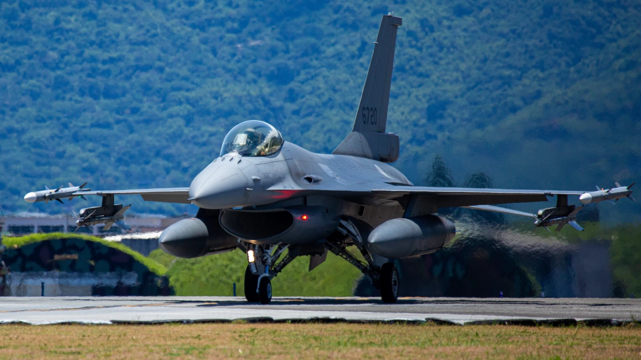 Нидерландия е готова да подари на България свои изтребители F 16
