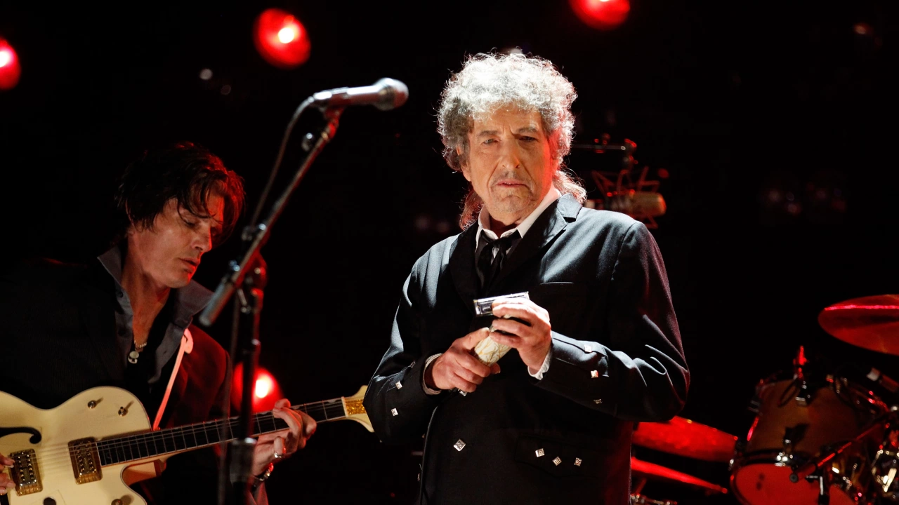 Колекция от дълбоко лични любовни писма от тийнейджъра Боб Дилън