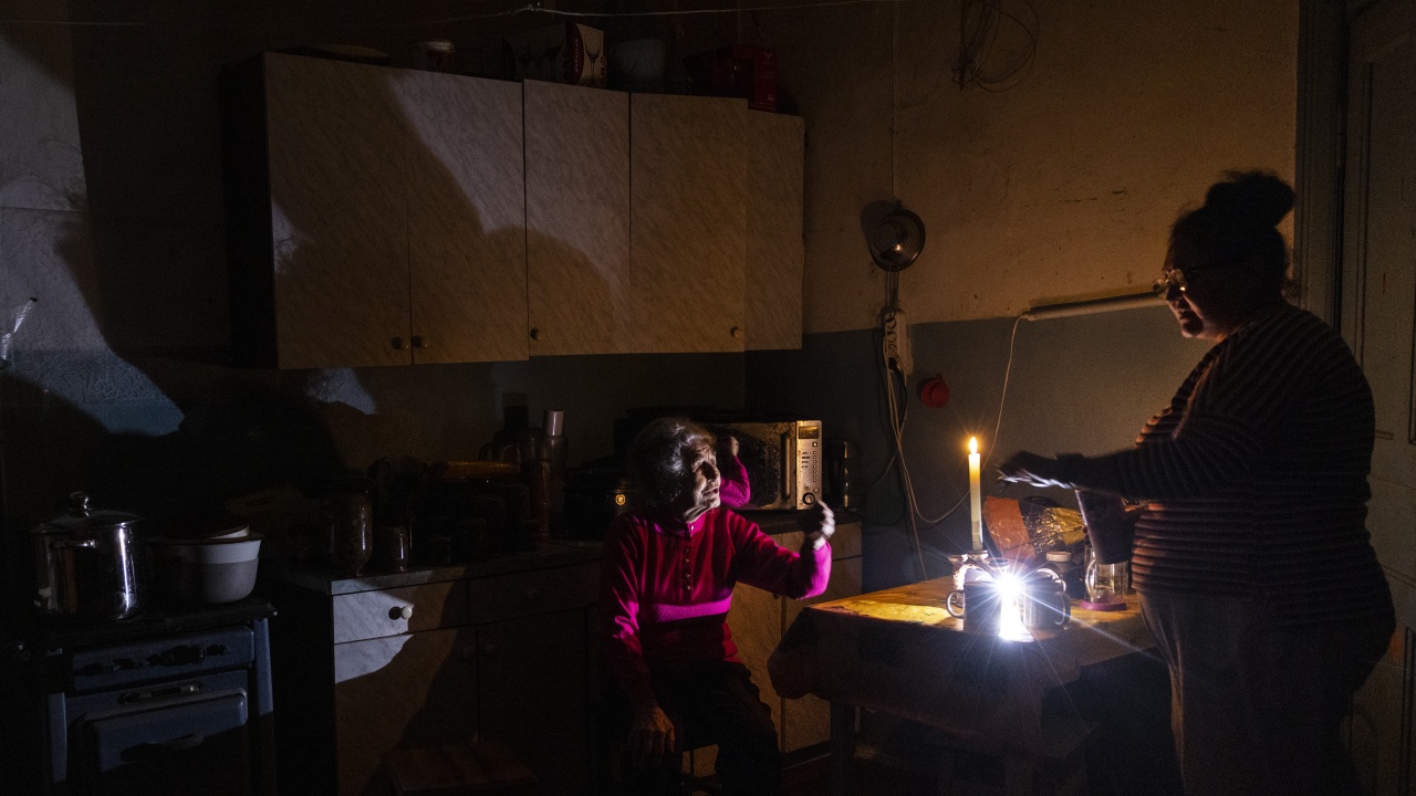 7 милиона домакинства в Украйна са без ток