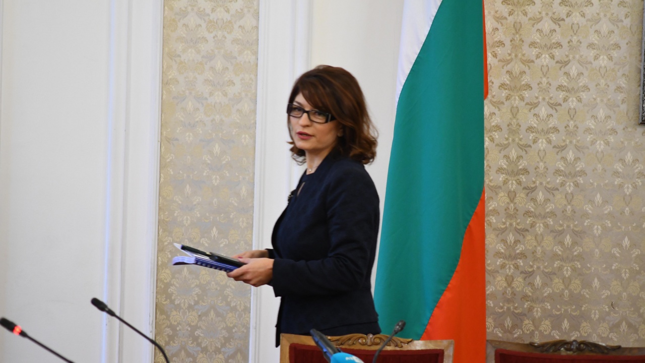 Десислава Атанасова (ГЕРБ): Заедно с ДБ можем да намираме решения, които да държат евроатлантическия път на България