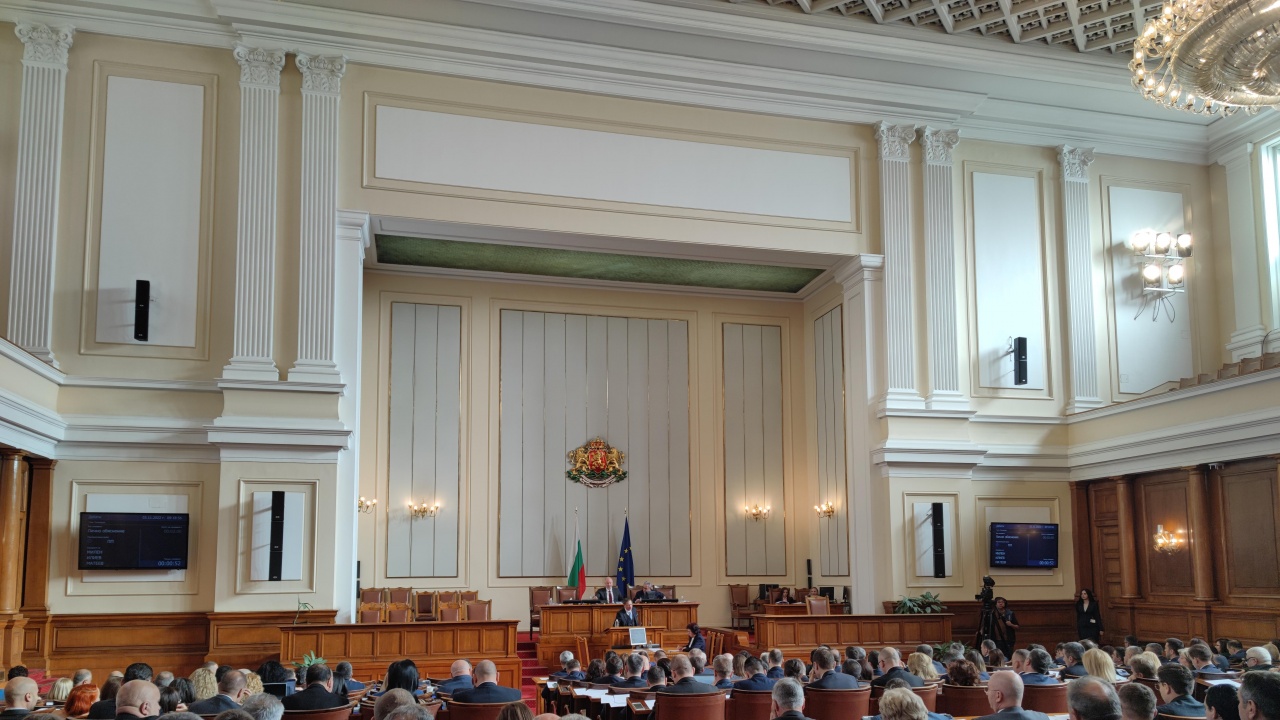 Депутатите изслушват министъра на енергетиката