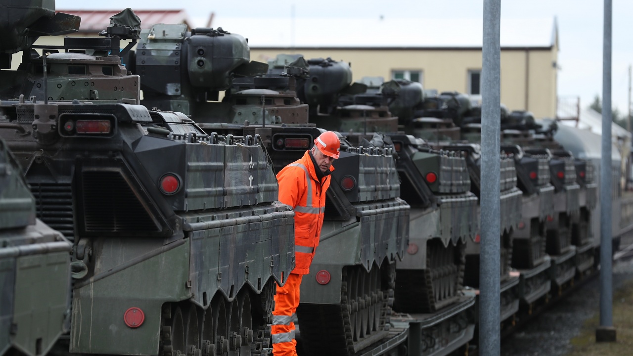 Конвой от френски танкове пристигна в Румъния