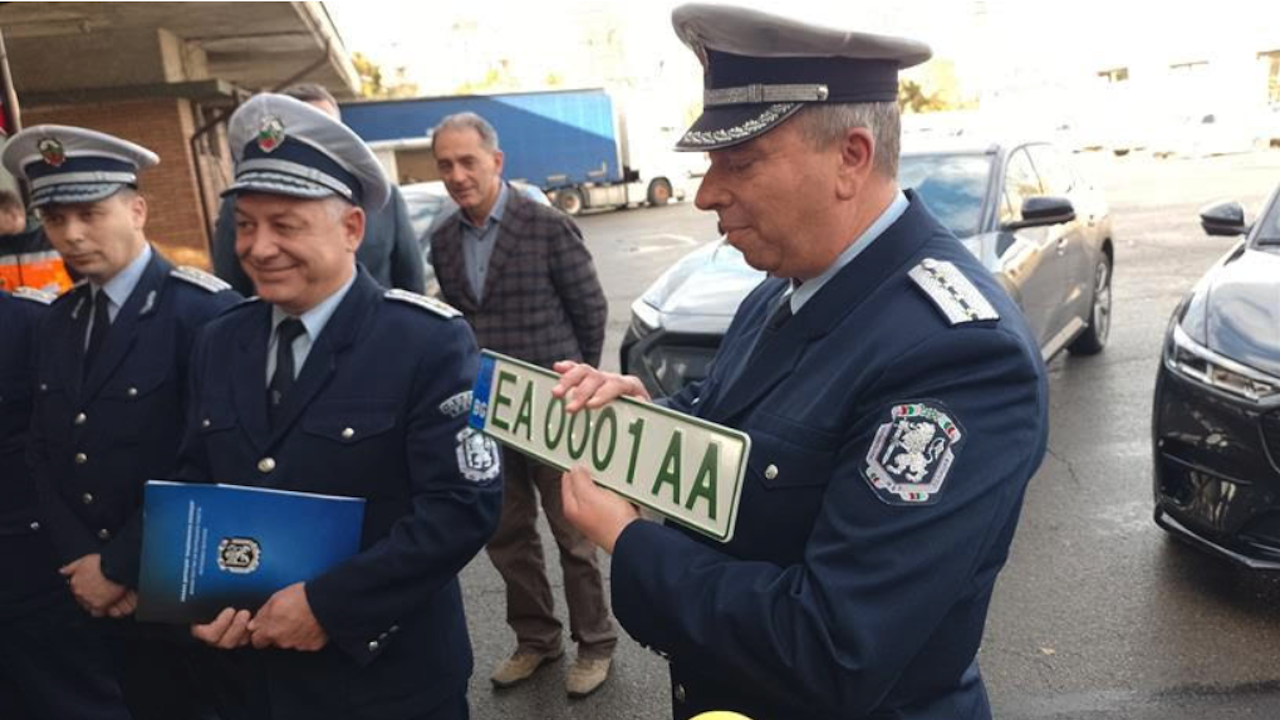 Слагат зелени номера на електромобилите