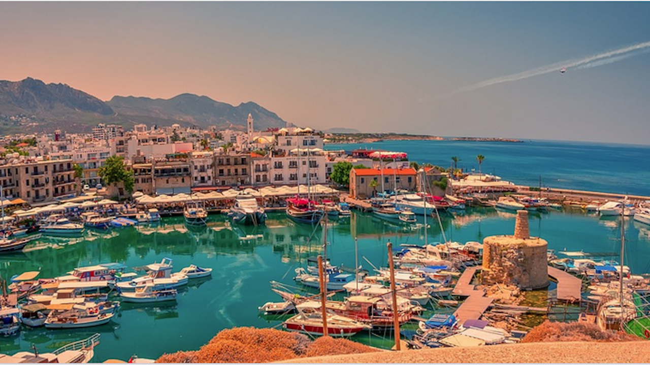 Броят на пристигналите в Кипър туристи се е увеличил с 2,3% през октомври 2022 г