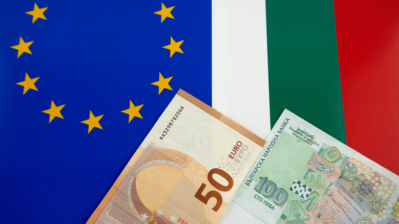 Икономическото министерство пита бизнеса колко ще му струва приемането на еврото