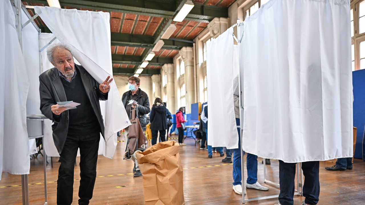 Проучване: Все по-малко французи гласуват системно на избори