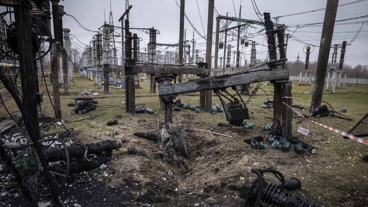 Половината енергийна система в Украйна е повредена