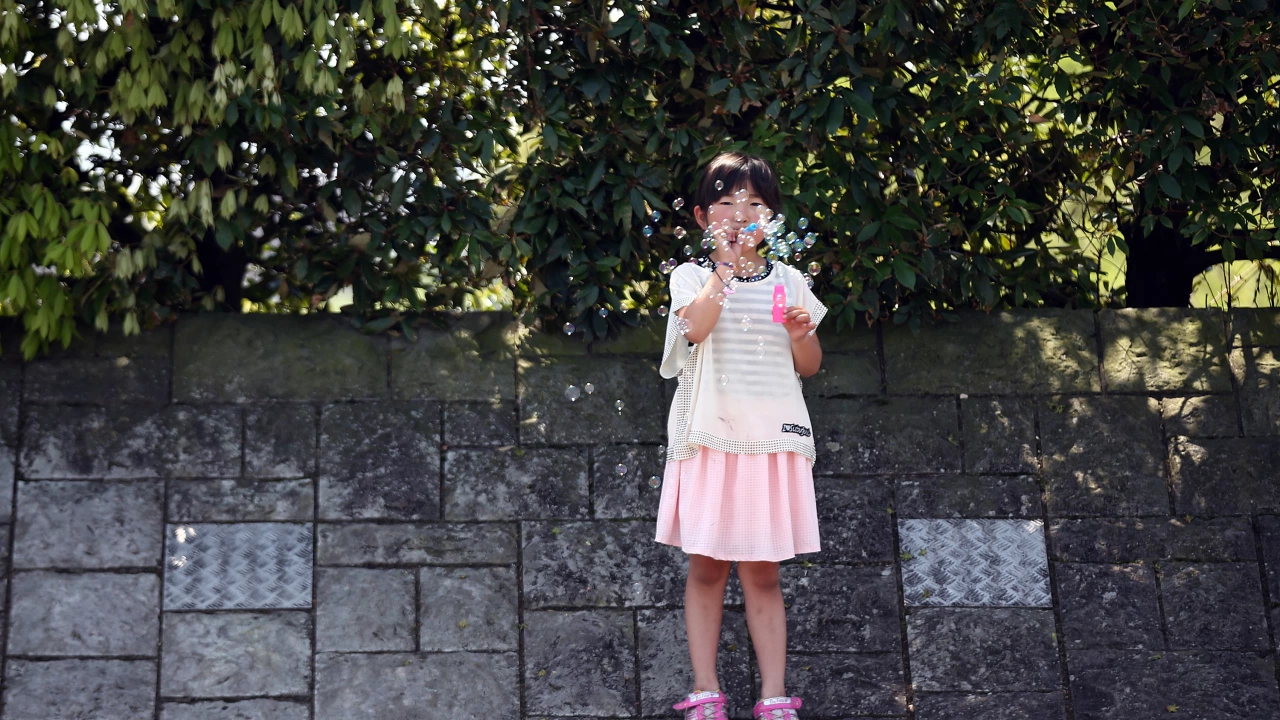 Японка принуди 9 годишната си дъщеря да се подложи на пластична
